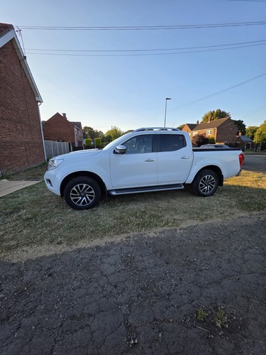 Nissan navara np300 - nissan,