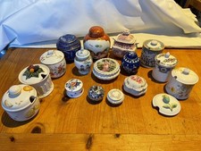 16  x lidded Ginger Jars and