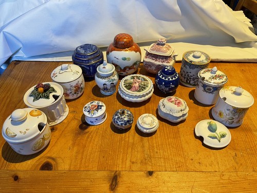 Lidded ginger jars - ginger, and