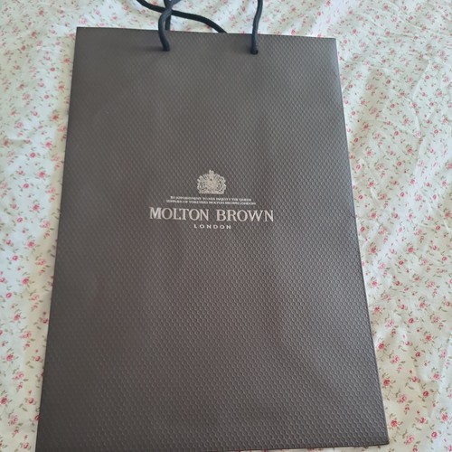 Embossed large molton brown - embossed,
