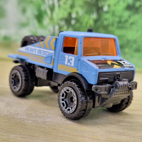 Hot wheels mercedes unimog - hot,
