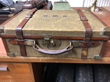 VINTAGE CARTRIDGE CASE. HIGH QUALITY. BRASS FITTINGS. LEATHER LINED 500 CAPACITY