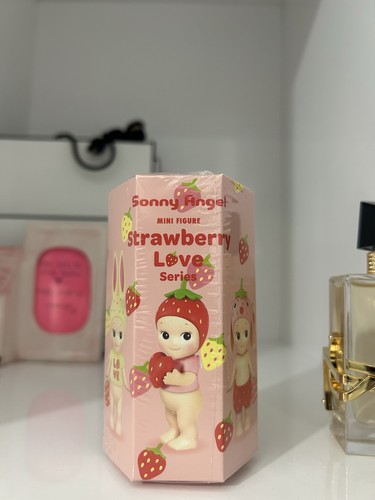 Sonny angel strawberry love - angel,