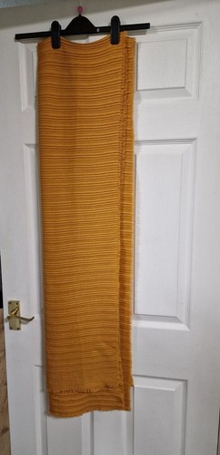 Long yellow ladies - tu., yellow.