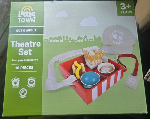 Theatre set role - set,