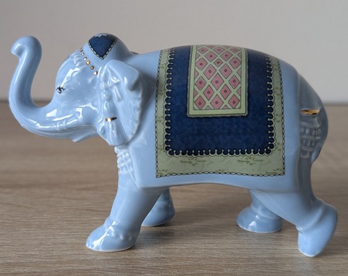 Wedgwood blue elephant - blue,