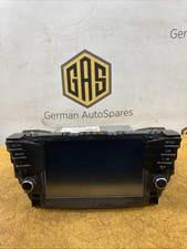 Toyota Avensis Radio CD GPS player head unit 8614005250 T270 2017 DEU30181