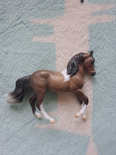 Breyer stablemate model - breyer,