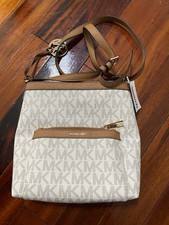 Michael Kors Morgan Logo