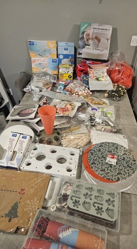 Massive cake decorating - 🧁massive,