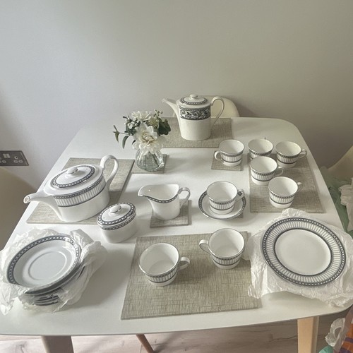 Bone china contrast - , &