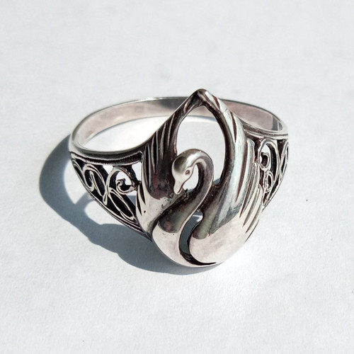 Vintage beautiful swan ring - beautiful,