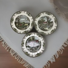 5 Vintage The Friendly Village By Johnson Bros Plates [A2-4-2]