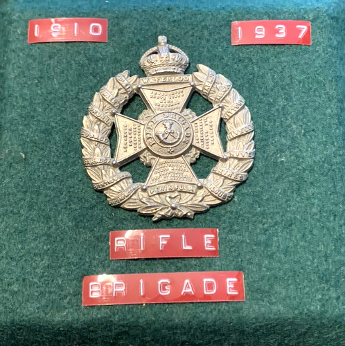 Rifle brigade cap badge - rifle,