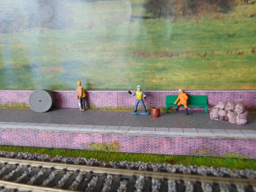 Model railway x figures - ~,
