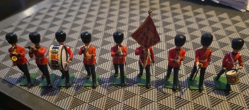 Vintage official britains - 9x,