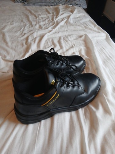 Dunlop work boots - size, uk
