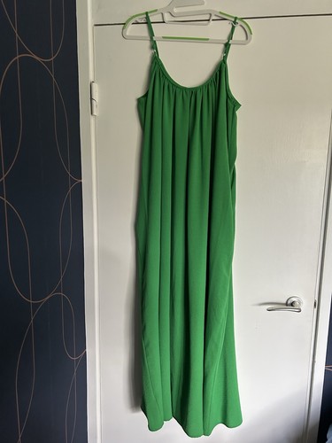 Green spaghetti strap maxi - green,