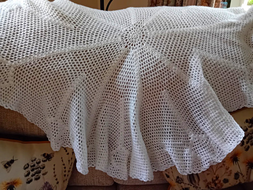 Hand made round - white, crochet