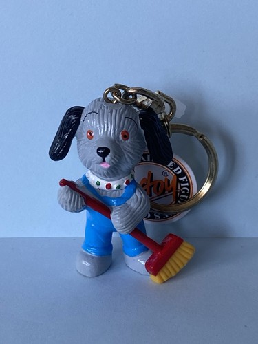 Fab retro sweep keyring - *sweep*, key
