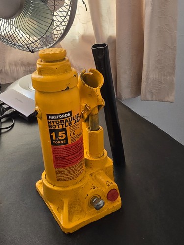 Halfords hydraulic bottle jack - hydraulic,