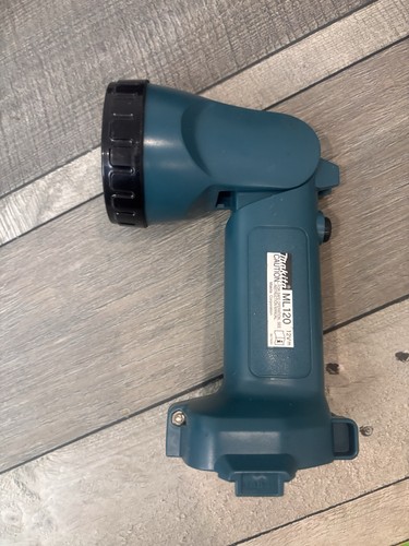 Makita ml180 flashlight - makita,