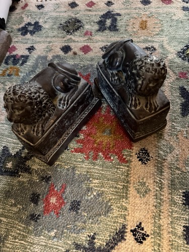Vintage antique lion - ,