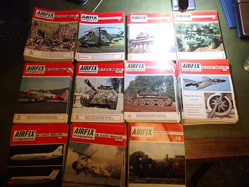 100 issues vintage airfix - ,