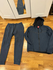 Old Season Nike Tech Fleece