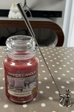 RETIRED New Yankee Candle Home Sweet Home scent large 623g & FREE CANDLE SNUFFER