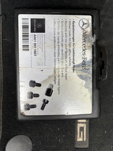 Mercedes benz locking wheel - mercedes-benz,