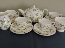 Vintage Wedgwood Wild Strawberry Tea Set - 16 Pieces - VGC!!