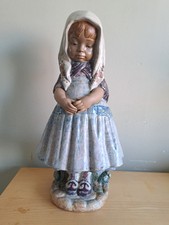 Vintage Lladro Figure Of A Girl In A Scarf Rare Excellent Condition. 1976-1985