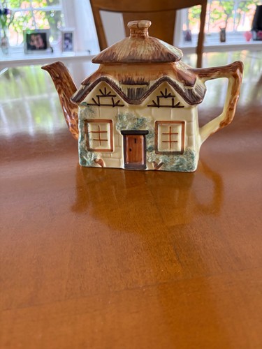 Keele street pottery cottage - keele,