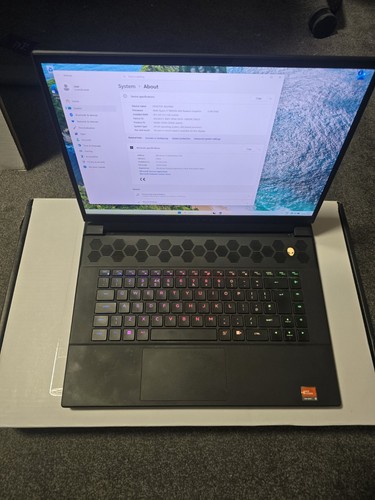 Alienware m16 amd laptop - alienware,