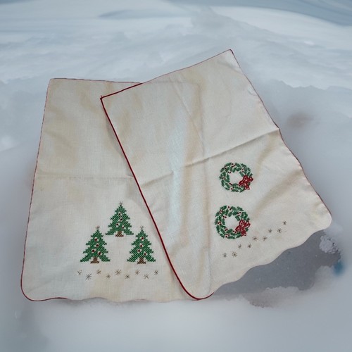 Vtg holiday hand embroidered - holiday,