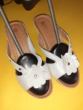 LADIES NEW PAVERS SLING BACK