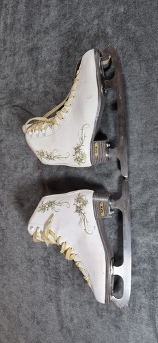 Ice skates size 5uk - ice,