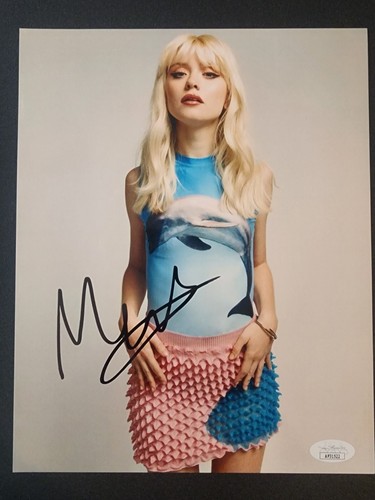 Maisie peters signed - peters,