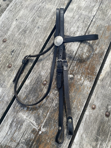 Lightly used circle black - lightly, y