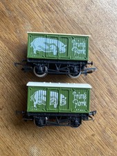 HORNBY TRIANG R162 2x 12 TON PRIME PORK VENTILATED VANS 00 GAUGE OTHERS LISTED