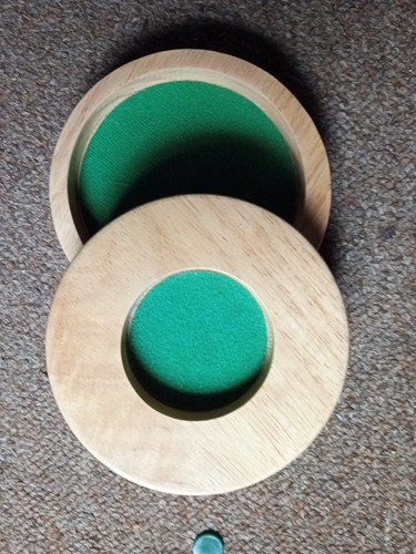 Gibson tiddlywinks playing - tiddlywinks,