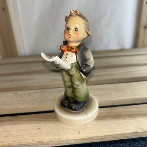 Goebel hummel figurine 1950s - w,