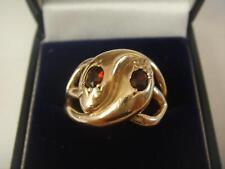 VINTAGE 9ct YELLOW GOLD TWO HEADED SNAKE RING WITH GARNETS  8.7g  c1989