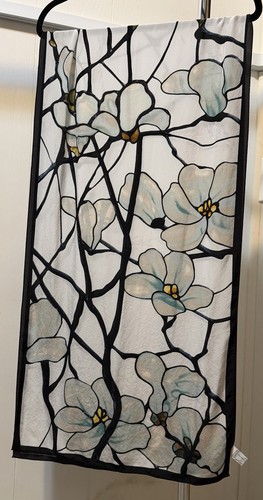 White magnolia scarf - 100%, silk