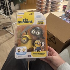 Minions Build a Minion Pirate