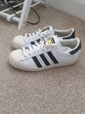 ADIDAS LA MARQUE AUX  3 BANDES