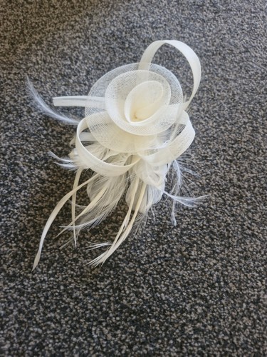 Cream fascinator clip - cream,