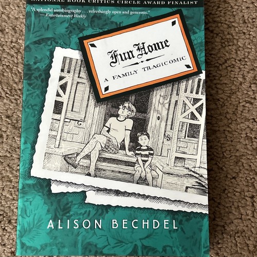 Fun home family tragicomic - home:,