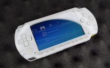 *MINT* Sony PSP 1000 (Ceramic White) Console +New Original Battery + New Charger